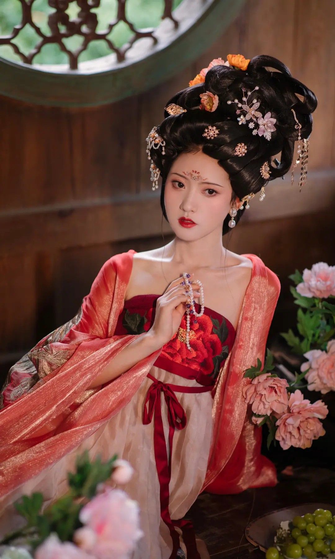 The Splendor of Girlhood:A Guide to Hanfu Forehead Decorations for Young Girls The Splendor of Girlhood:A Guide to Hanfu Forehead Decorations for Young Girls