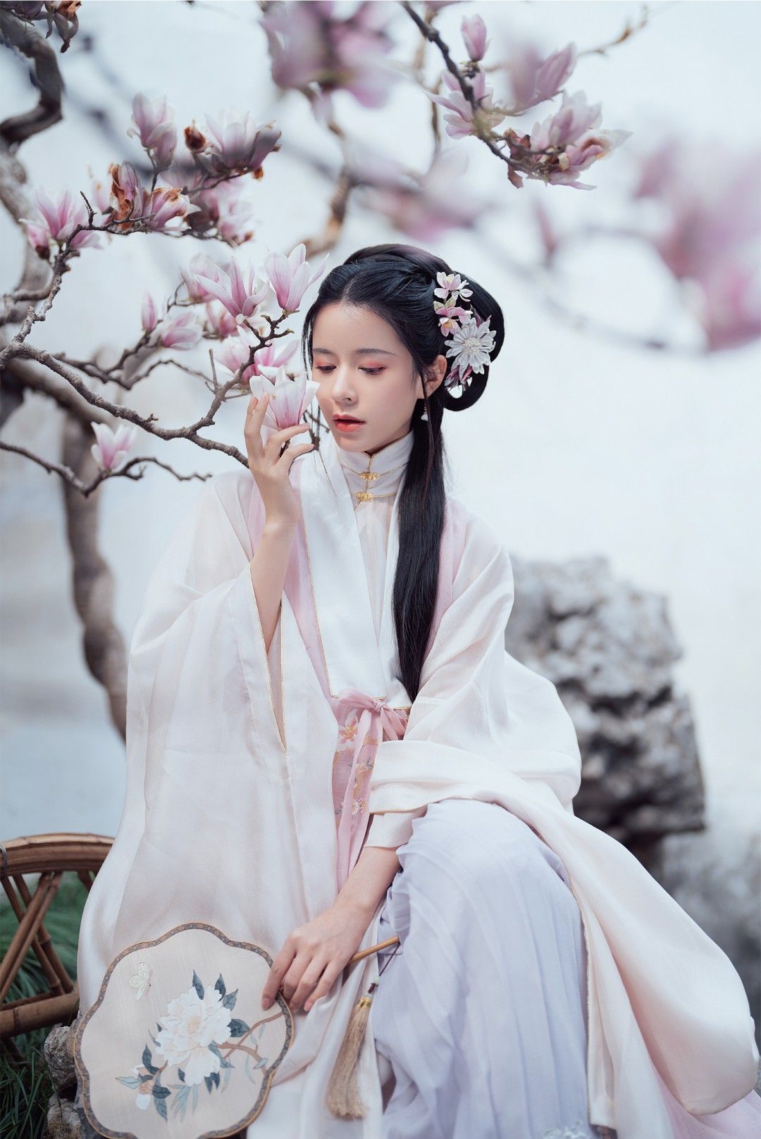 Reinventing Blue Hanfu:Modernizing Traditional Chinese Fashion Reinventing Blue Hanfu:Modernizing Traditional Chinese Fashion