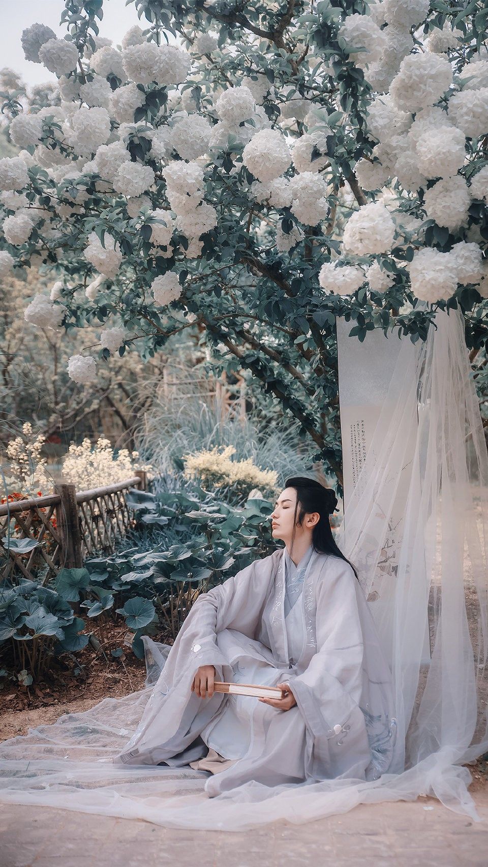 Embracing Traditional Chinese Elegance:The Revival of Cheongsam Headwear in Modern Fashion Embracing Traditional Chinese Elegance:The Revival of Cheongsam Headwear in Modern Fashion