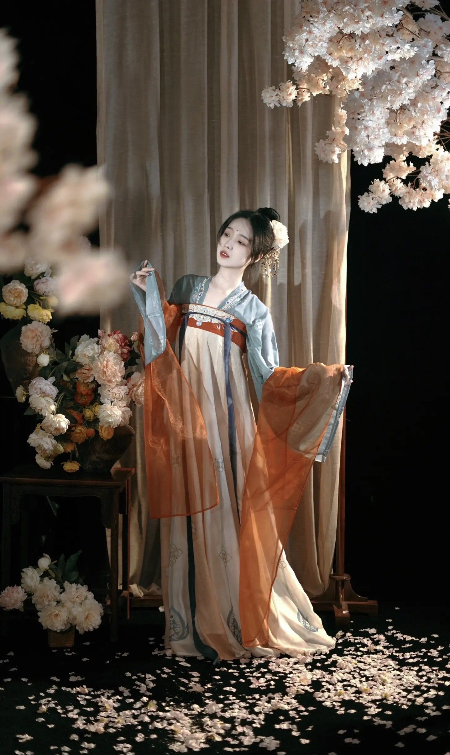 Elegant Summer Hanfu for a 9-Year-Old Girl Elegant Summer Hanfu for a 9-Year-Old Girl