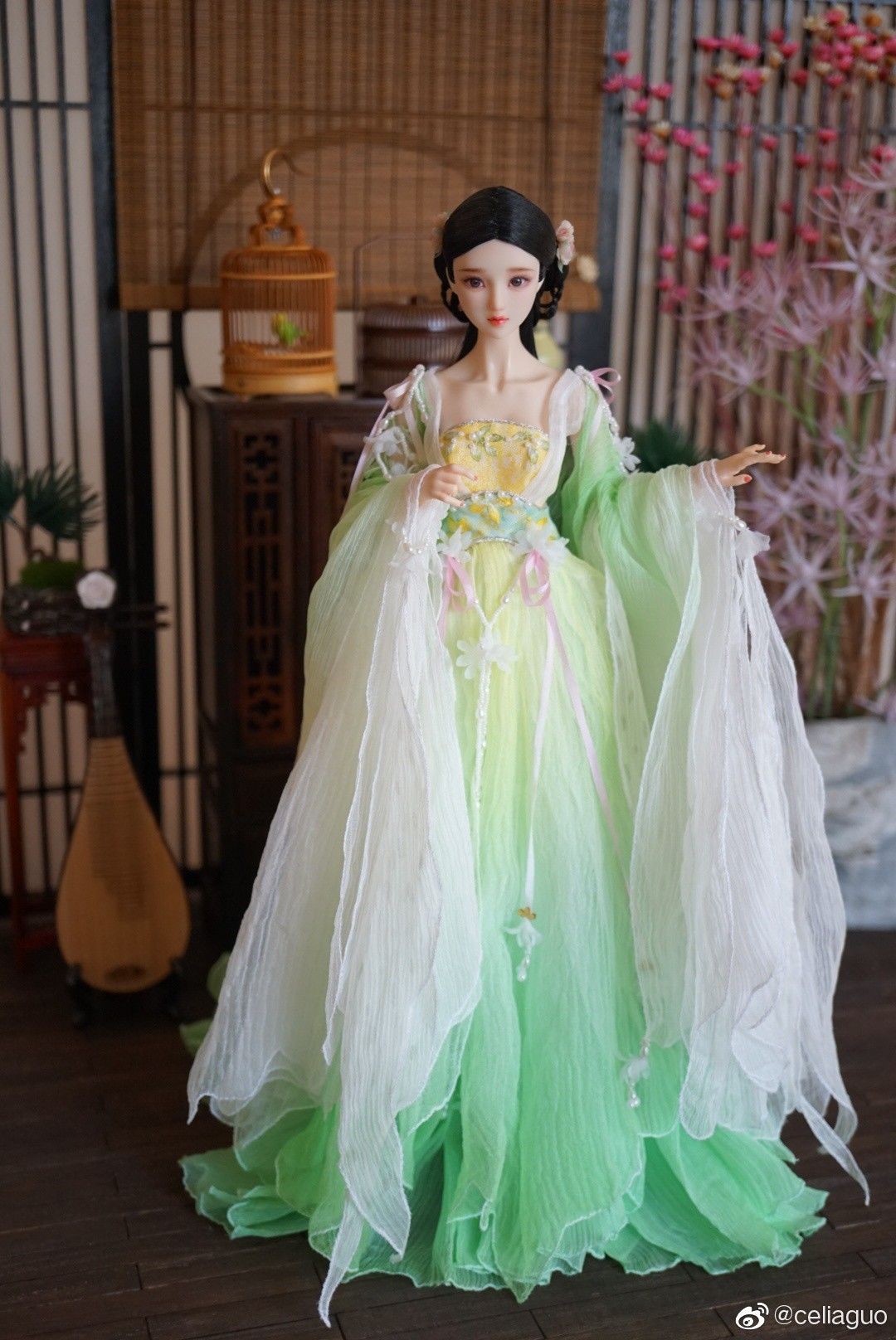 Embracing Modernity in Traditional Cheongsam:The Evolution of Fashion Walk Show Styles Embracing Modernity in Traditional Cheongsam:The Evolution of Fashion Walk Show Styles