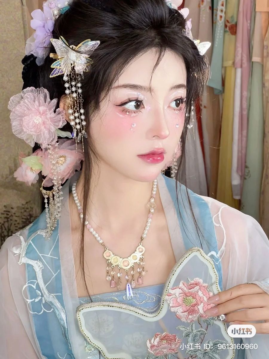 Fashionable Hanfu Costumes for Girls:Embracing Traditional Elegance in Modern Times Fashionable Hanfu Costumes for Girls:Embracing Traditional Elegance in Modern Times