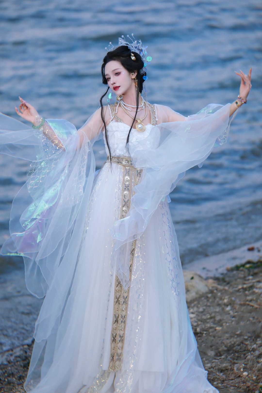 Winter Hanfu Costumes for Girls:Celebrating the New Year with Traditional Elegance Winter Hanfu Costumes for Girls:Celebrating the New Year with Traditional Elegance