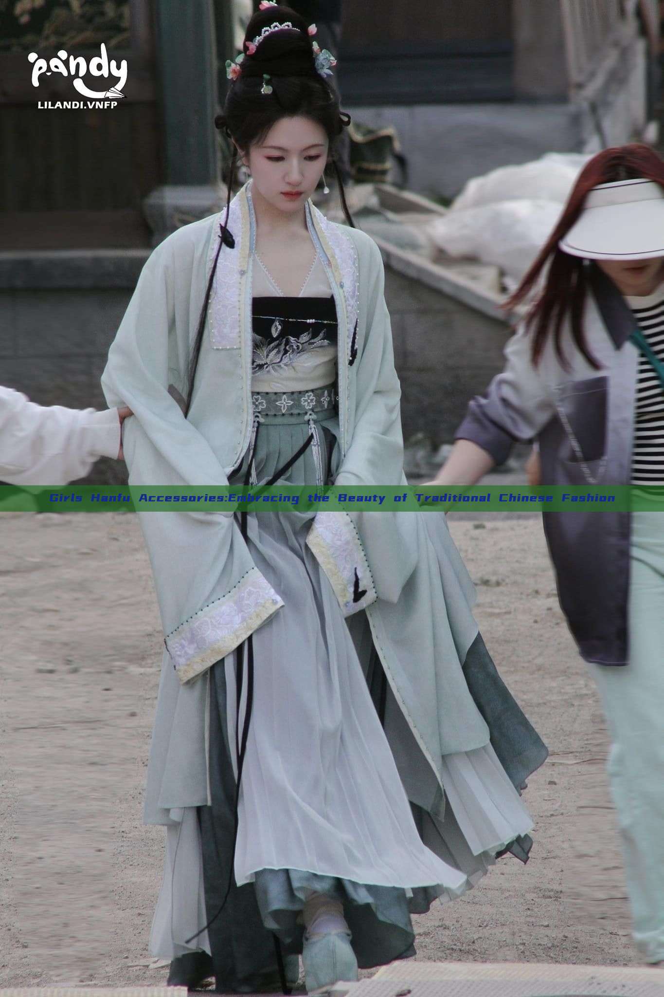 Girls Hanfu Accessories:Embracing the Beauty of Traditional Chinese Fashion Girls Hanfu Accessories:Embracing the Beauty of Traditional Chinese Fashion