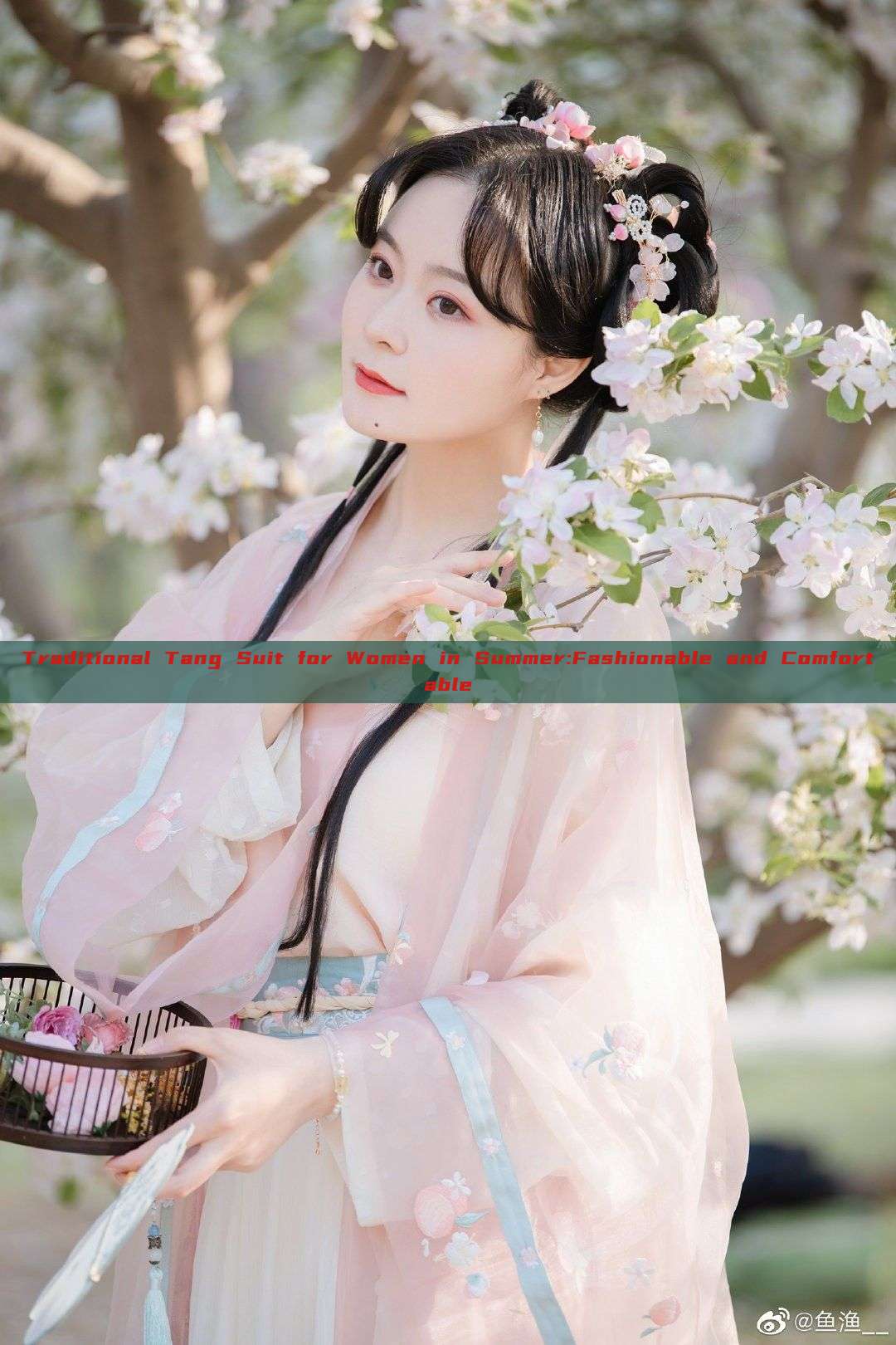Traditional Tang Suit for Women in Summer:Fashionable and Comfortable Traditional Tang Suit for Women in Summer:Fashionable and Comfortable