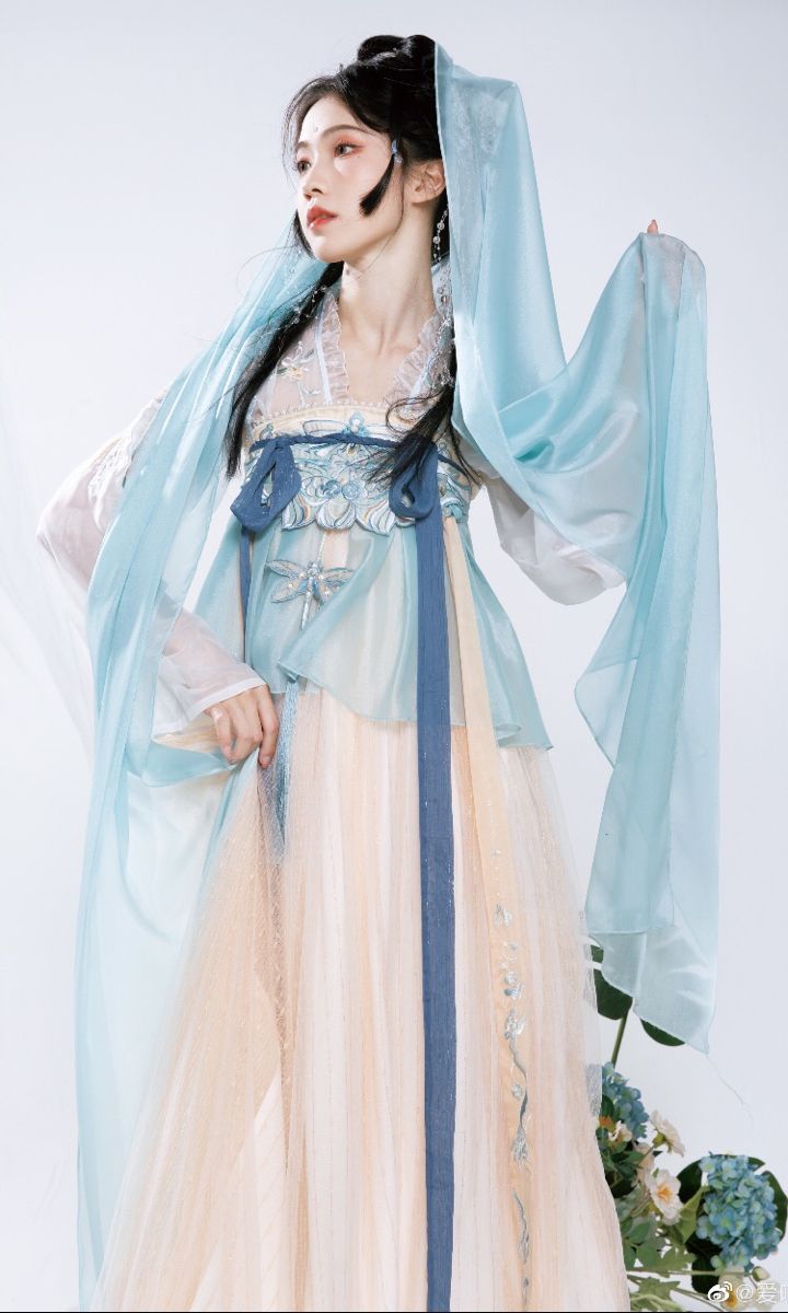 Summer 2024 Fashion Preview:The Rise of the Mamen Qun Skirt Summer 2024 Fashion Preview:The Rise of the Mamen Qun Skirt