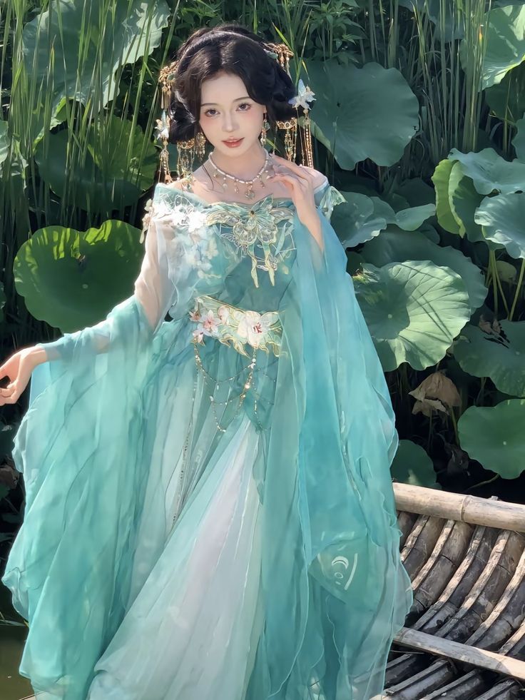 Maternal-Daughter Qipao Elegance in Summer Maternal-Daughter Qipao Elegance in Summer