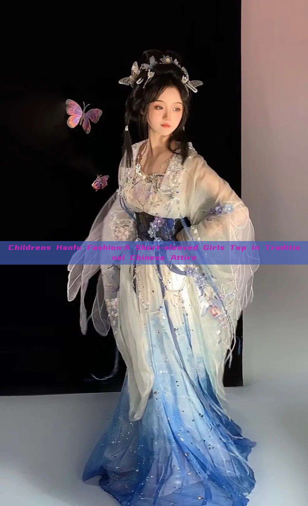 Childrens Hanfu Fashion:A Short-sleeved Girls Top in Traditional Chinese Attire Childrens Hanfu Fashion:A Short-sleeved Girls Top in Traditional Chinese Attire