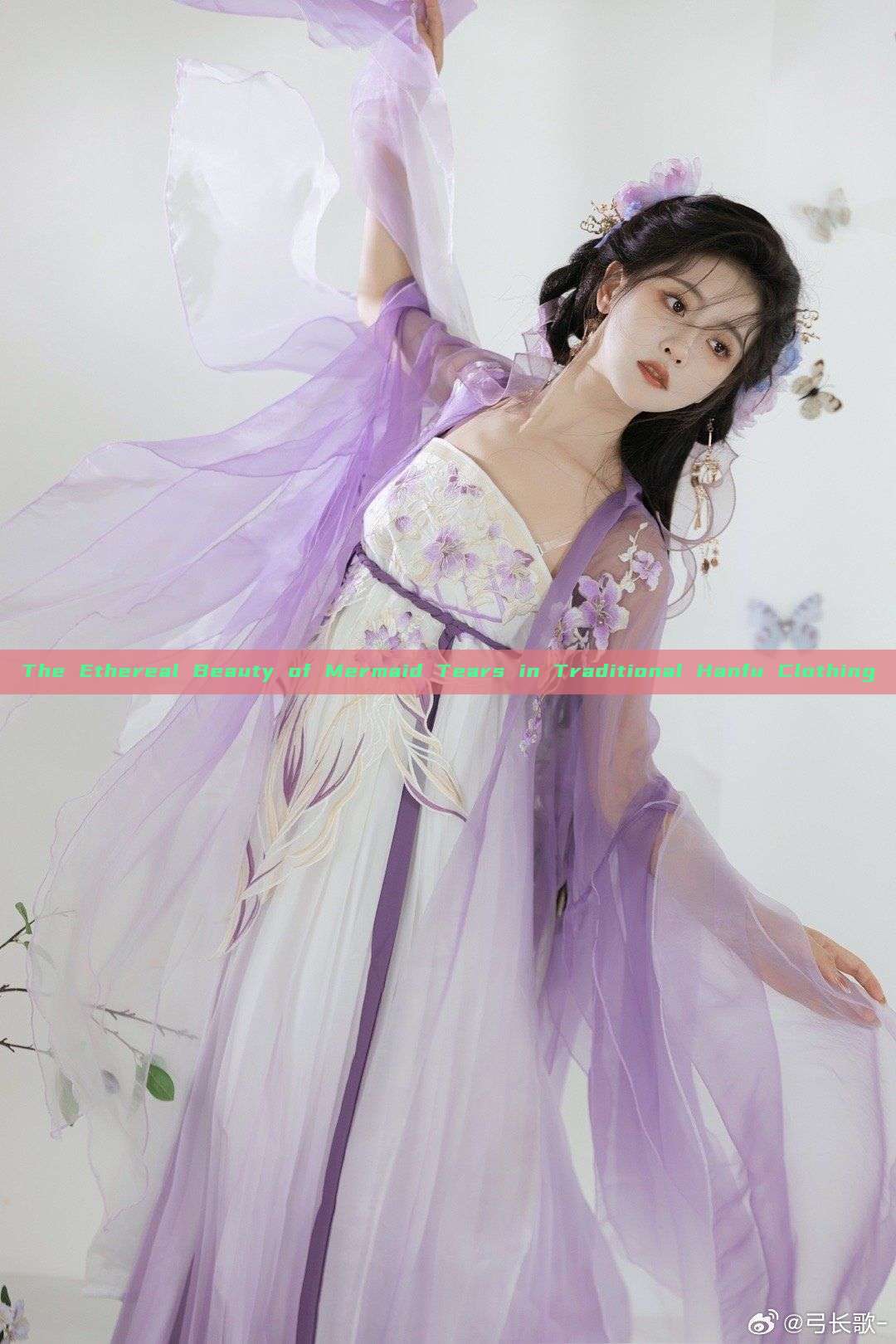 The Ethereal Beauty of Mermaid Tears in Traditional Hanfu Clothing The Ethereal Beauty of Mermaid Tears in Traditional Hanfu Clothing