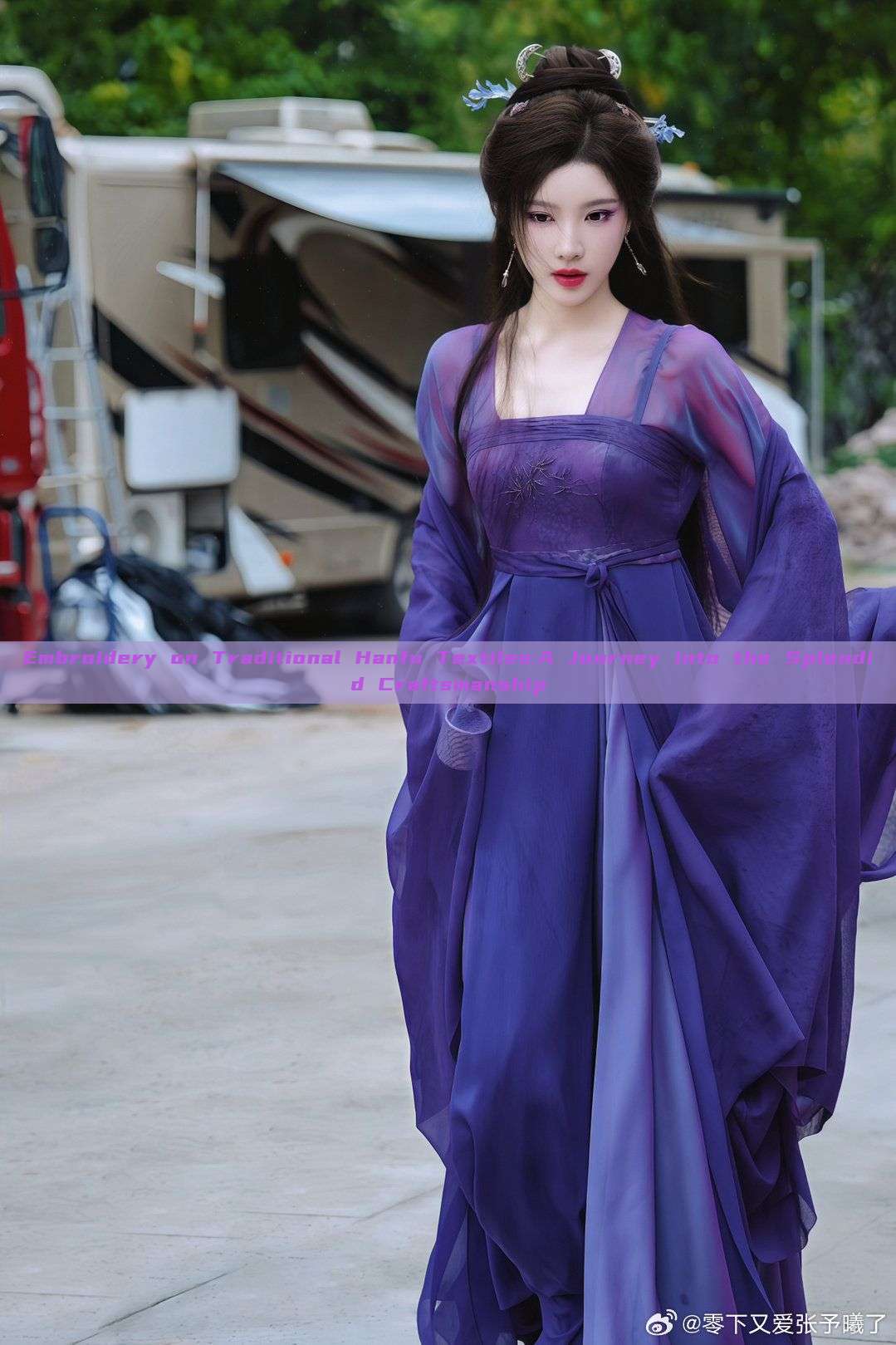Embroidery on Traditional Hanfu Textiles:A Journey into the Splendid Craftsmanship Embroidery on Traditional Hanfu Textiles:A Journey into the Splendid Craftsmanship